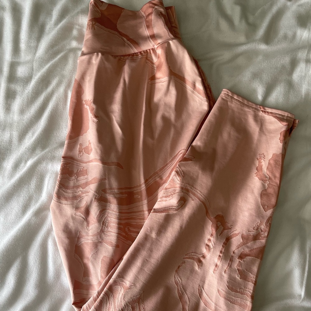 GymShark Loose fitting jogger/legging pant size L